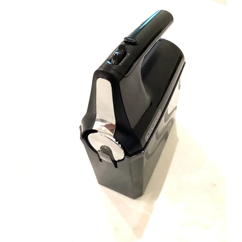 Black + Decker Performance Helix Premium Hand Mixer 5 Speeds Turbo With Case